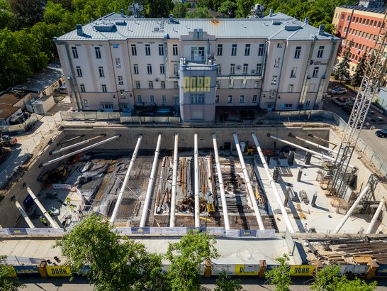Site supervision of the extension to a hospital