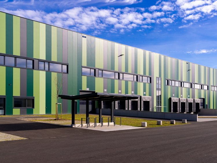 Logistics building at Panattoni Park Graz South with loading bays and modern architecture