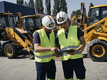 Reporrt 0219 cover shooting 60 c PORR APA Tesarek